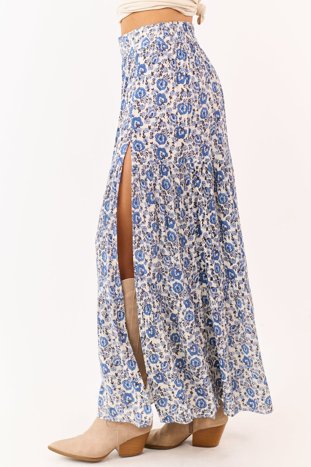 Floral Print Maxi Skirt – High Side Slit & Tiered Design 2