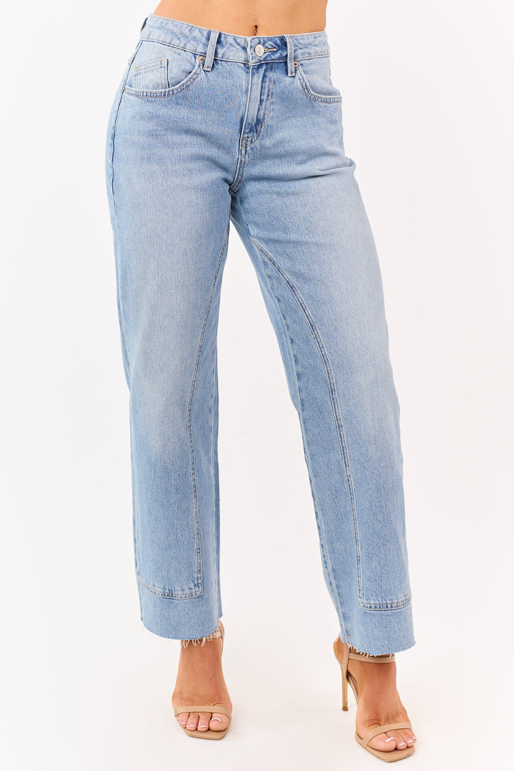 Light Wash Straight Jeans with Raw Hem – Versatile Fit 1