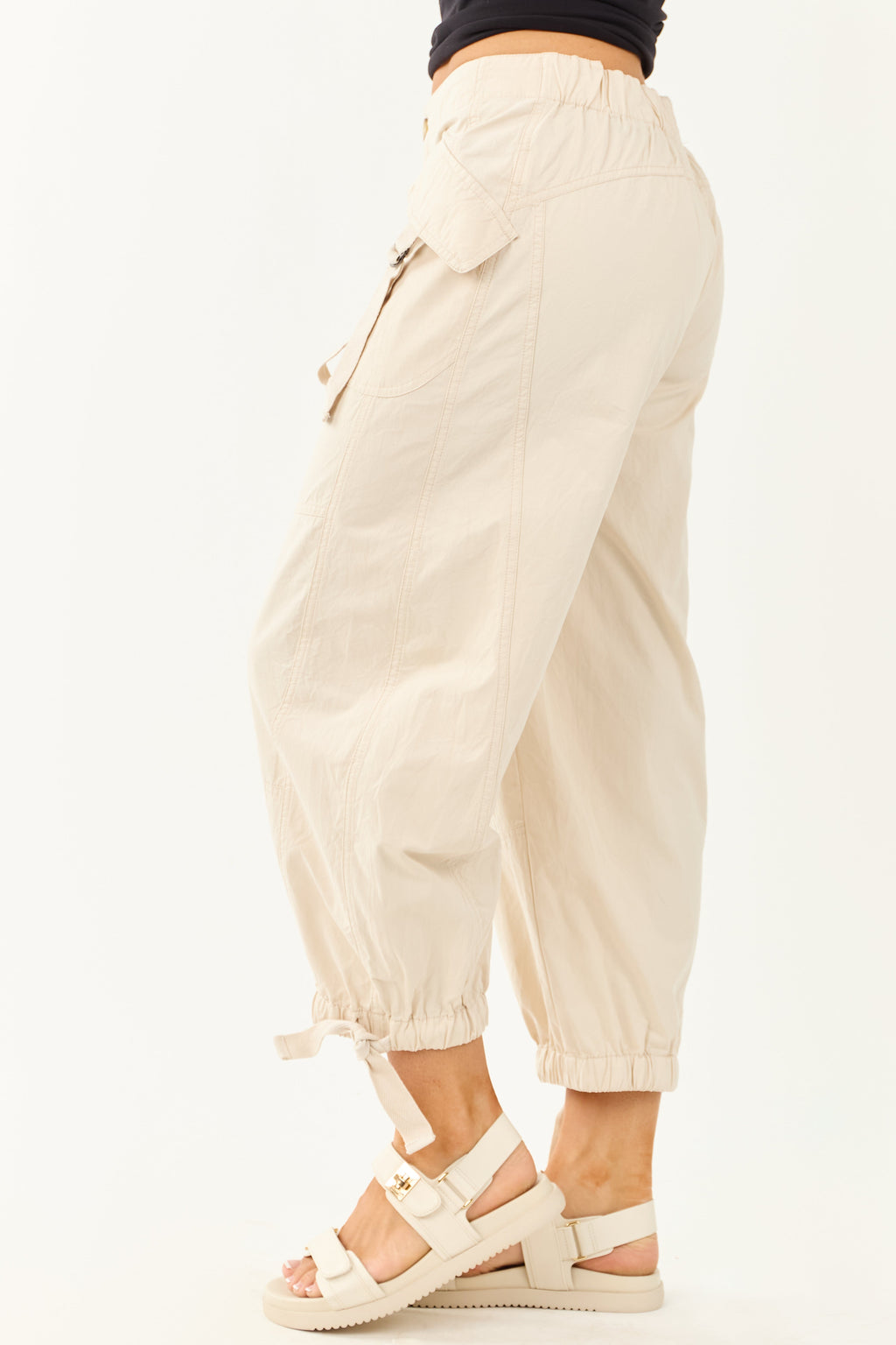 Stylish Joggers for Women with Cargo Pockets & Adjustable Hem 3